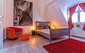 Luxury Paulay Street Apartment